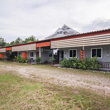 蔻立 Oyo 75312香蕉旅馆酒店 外观 照片